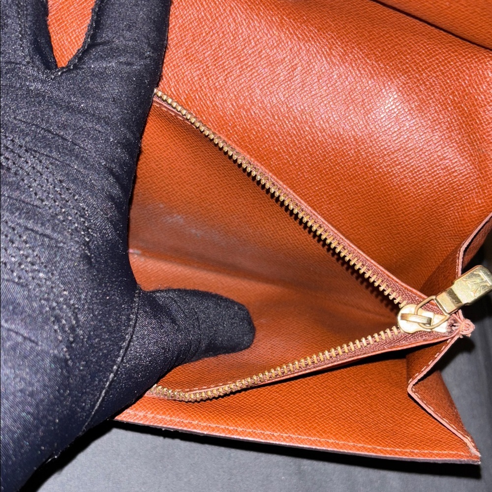 Louis Vuitton Monogram Wallet and Key Wallet Set - Picture 5 of 11